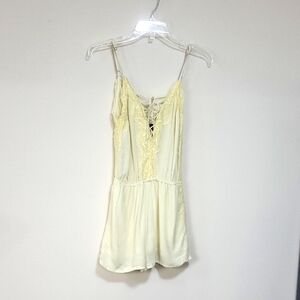 KENDLE & KYLE Light Yellow Rayon Lace-up Spaghetti Strap Romper